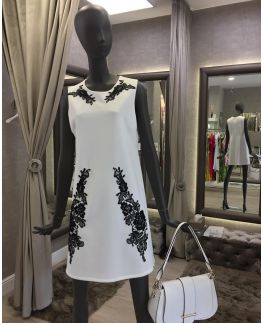 GIL SANTUCCI šaty bielo-čierny vzor