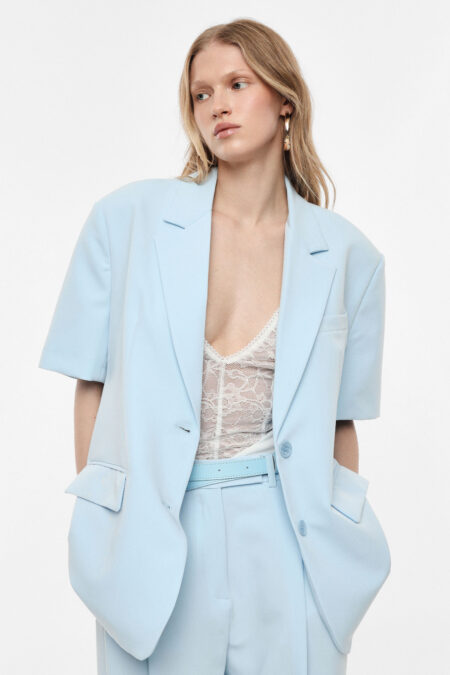 Jednoradové sako s krátkymi rukávmi