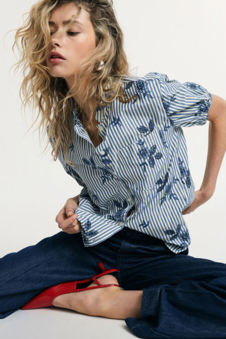 Košeľa s riasenými krátkymi rukávmi